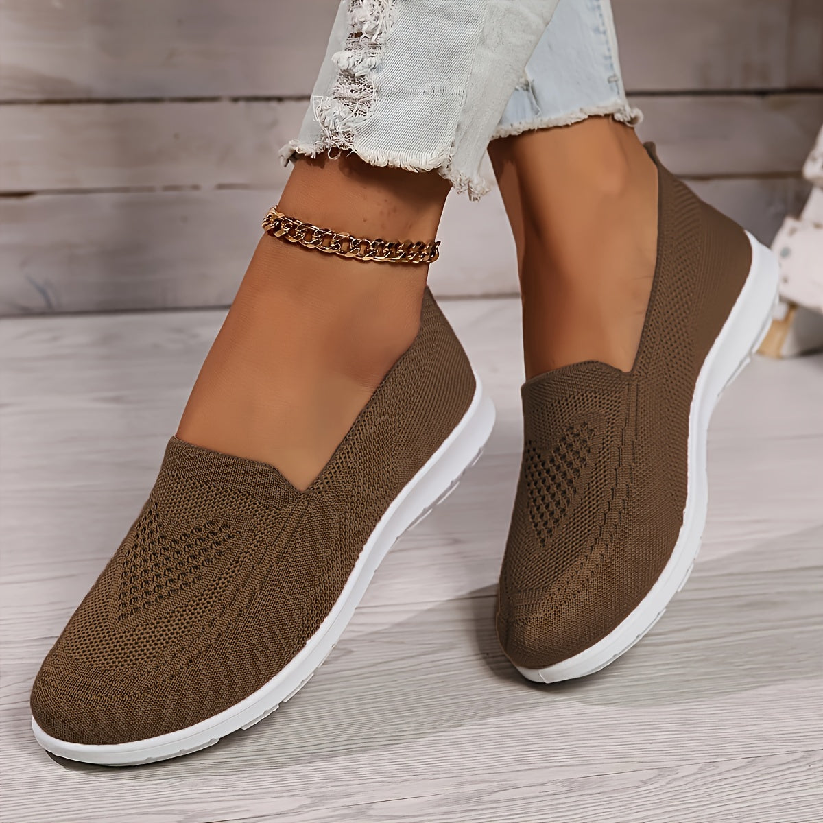 Women's Lightweight Slip-On Knit Sneakers for Daily Comfort